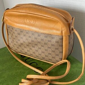 ✋🛑Price Drop ✋🛑Authentic Gucci Leather Crossbody/Shoulder Bag.